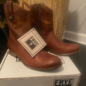 Melissa Button Short